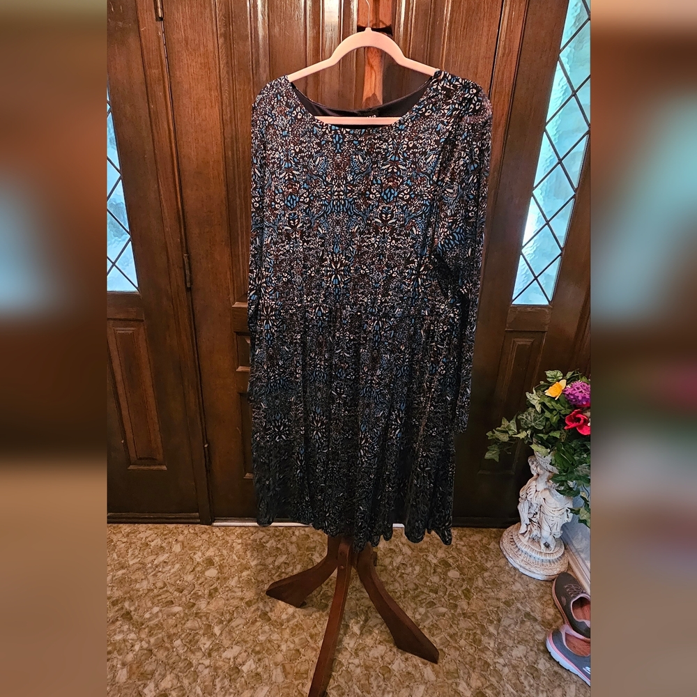 torrid Black and Blue Long-Sleeve Printed Midi Dress